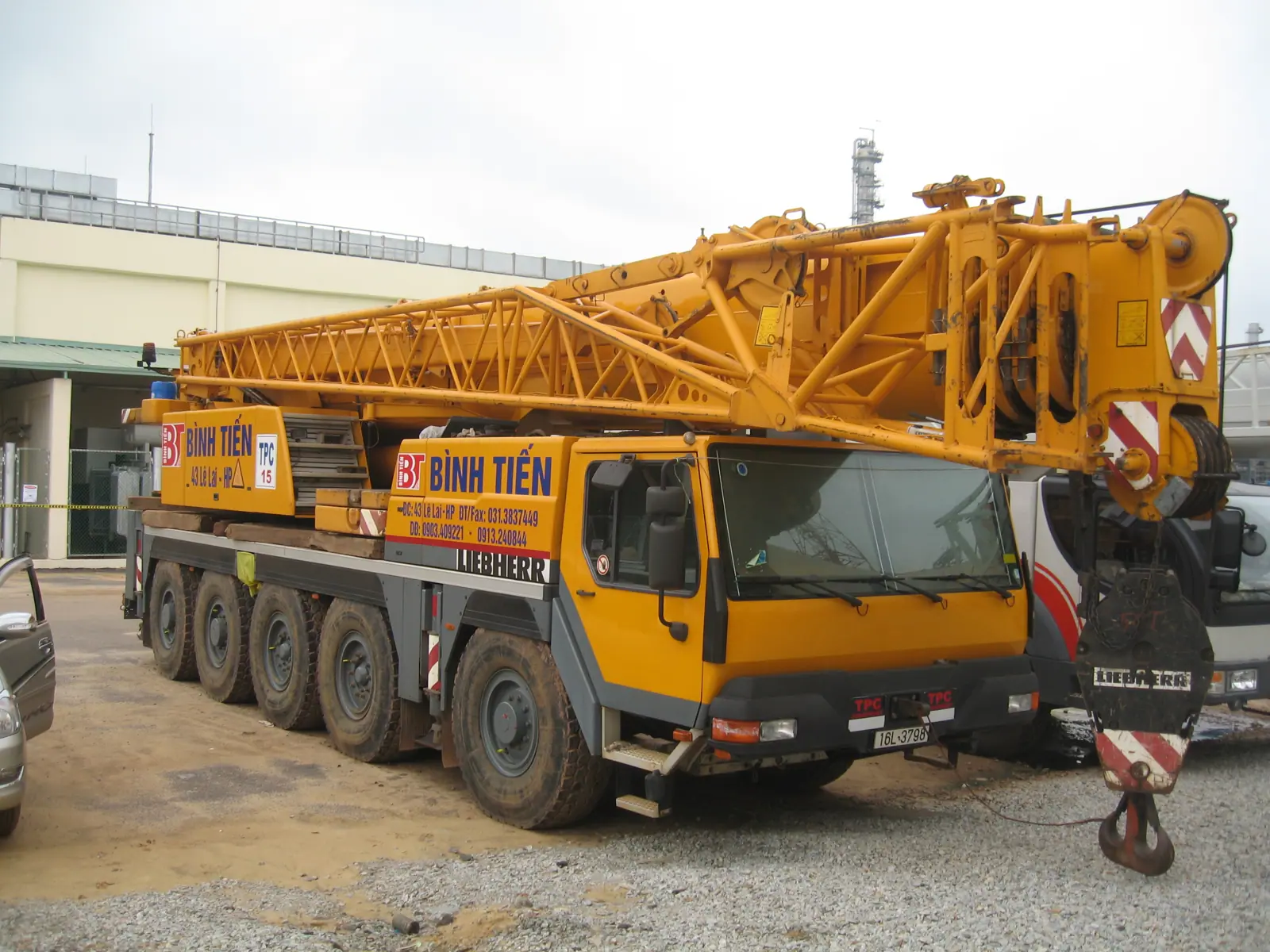 Mobile crane rental