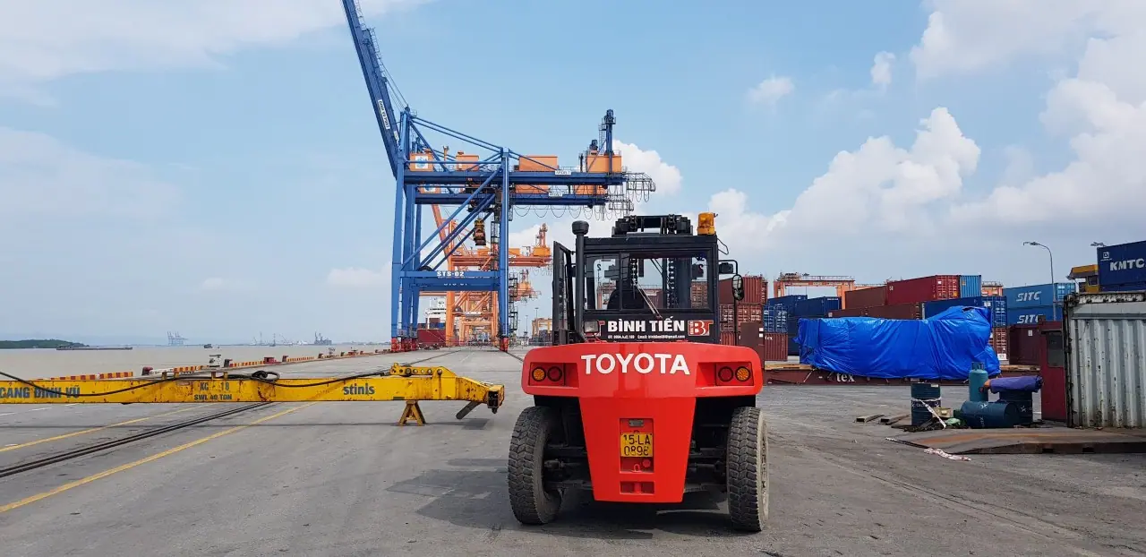 Forklift rental – 4