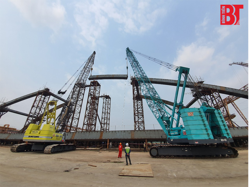 Crawler crane for rent in Hai Phong BRIDGE